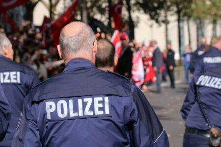 polizei-3772469_1280-1024x682