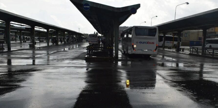 Chodkyňu na stanici zrazil autobus a vliekol ju stovky metrov KOŠICE