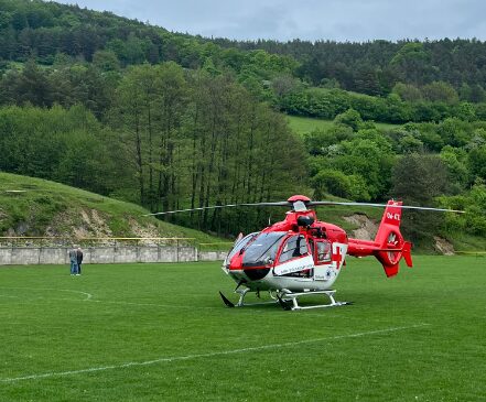 Vážne zranenie motorkára. Po muža priletel vrtuľník TRENČÍN