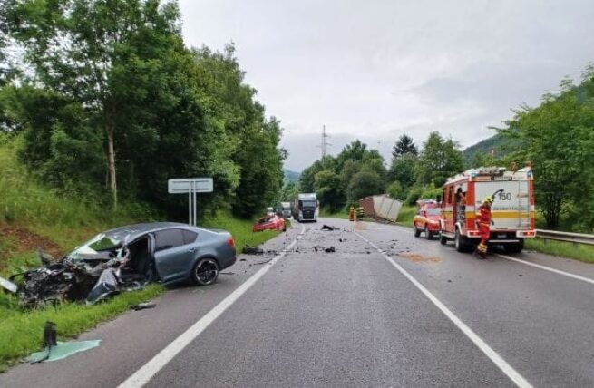 Vážna nehoda pri Strečne. Doprava bola obmedzená