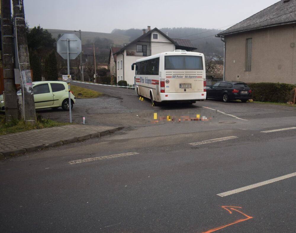 Tragická zrážka, chodkyňa stret s autobusom neprežila PREŠOV